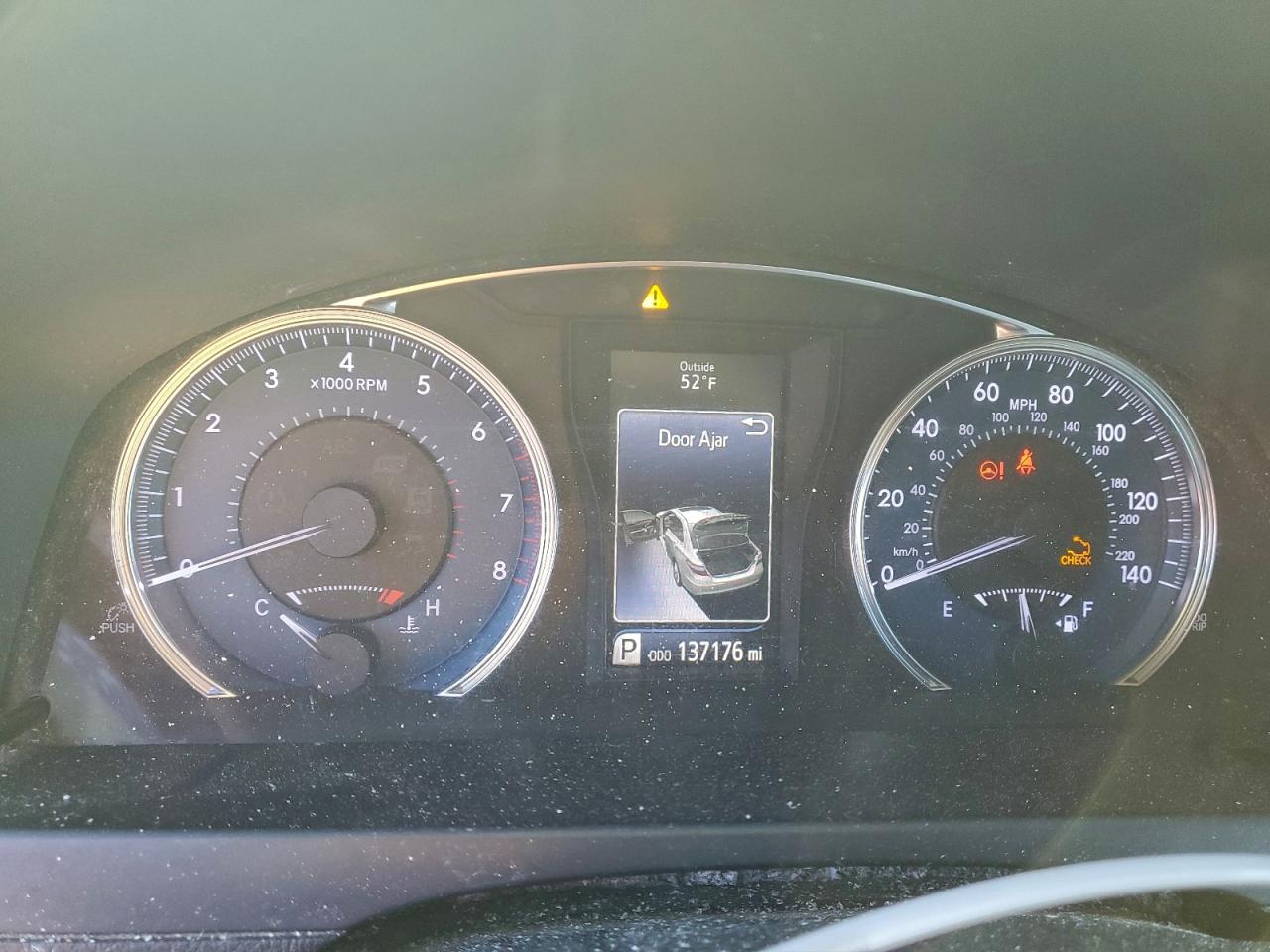 2017 TOYOTA CAMRY LE photo 9