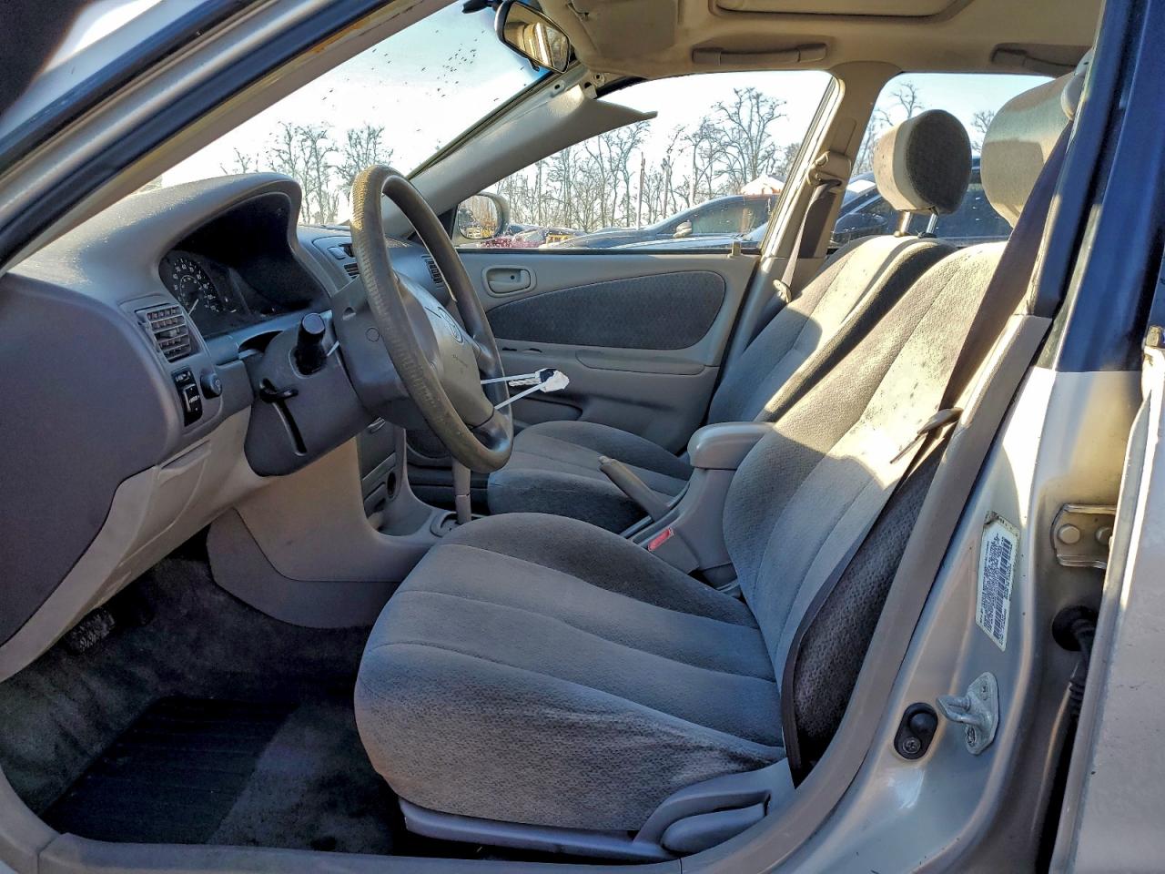 2001 TOYOTA COROLLA CE photo 7