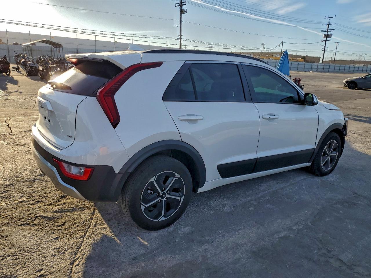 2024 KIA NIRO EX photo 3