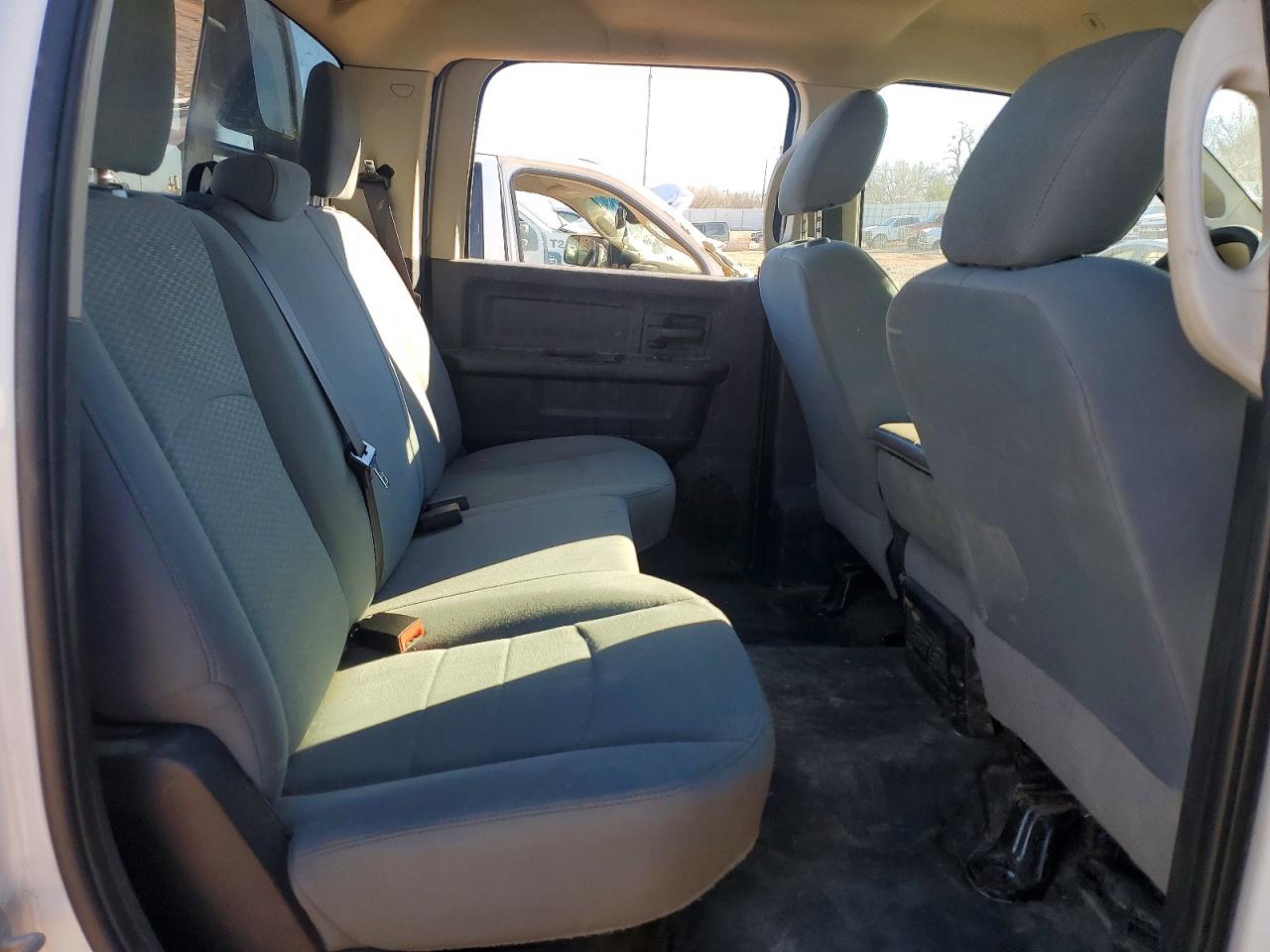 2018 RAM 3500 TRUCK CAB AND CHASSIS photo 10