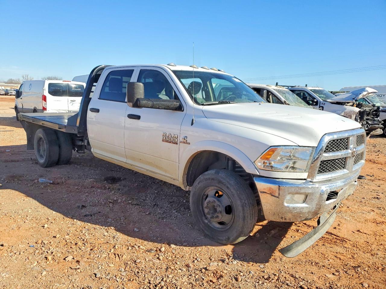 2018 RAM 3500 TRUCK CAB AND CHASSIS photo 4