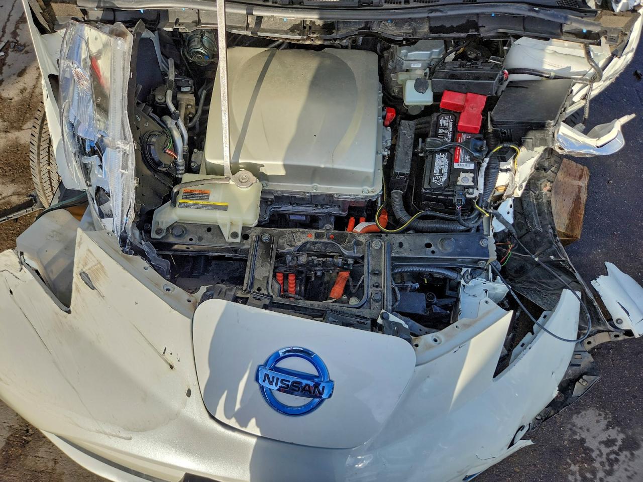2016 NISSAN LEAF SL photo 11