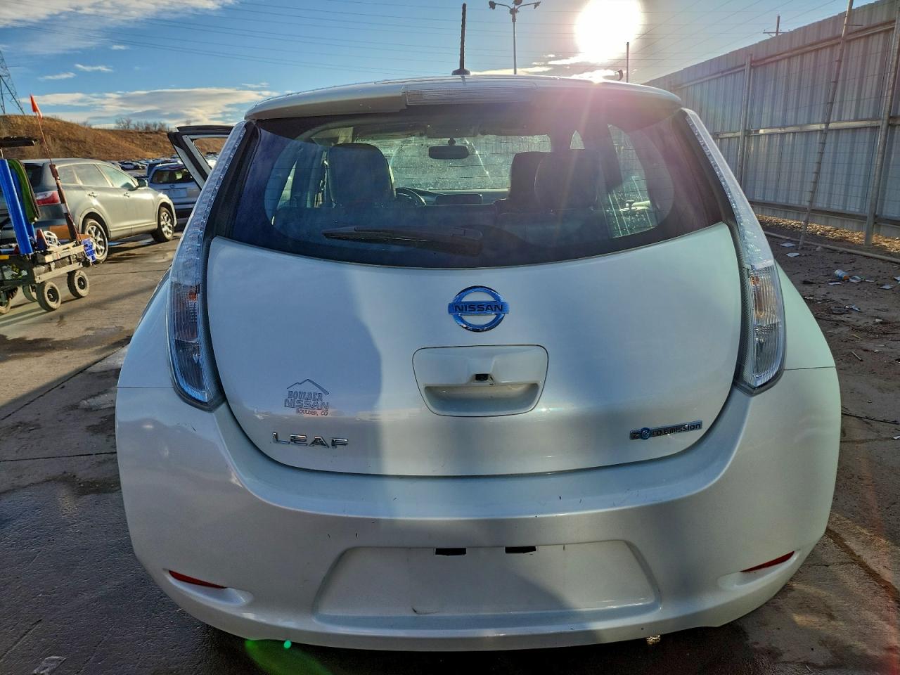 2016 NISSAN LEAF SL photo 6