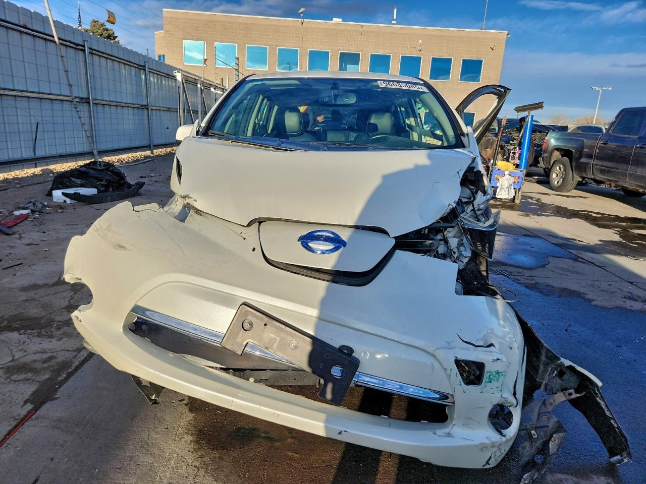 2016 NISSAN LEAF SL photo 5