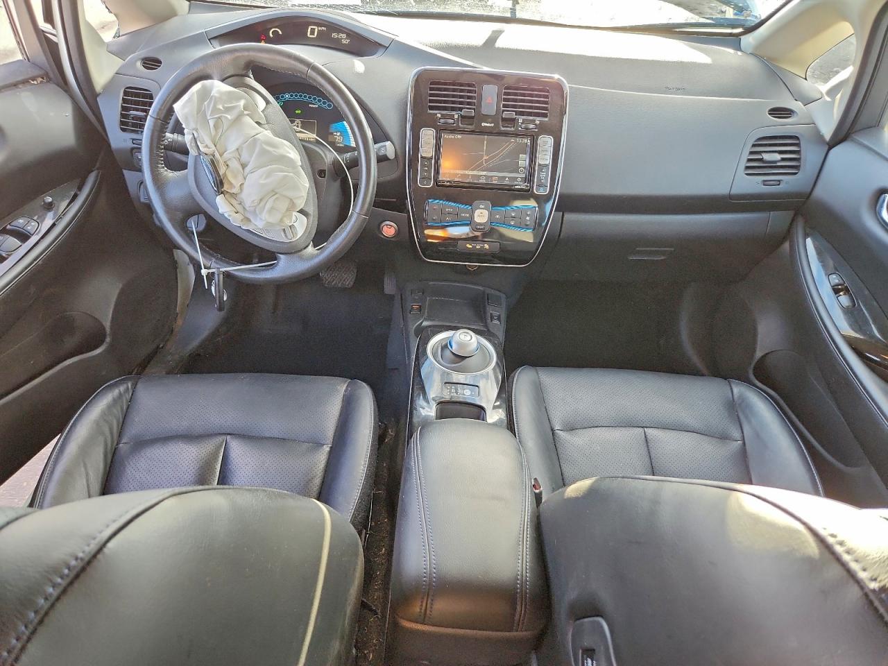 2016 NISSAN LEAF SL photo 8