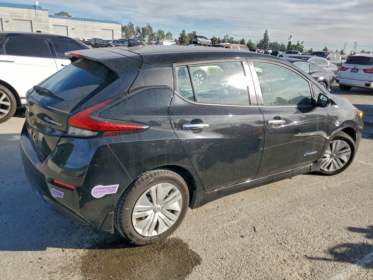 2019 NISSAN LEAF S photo 3