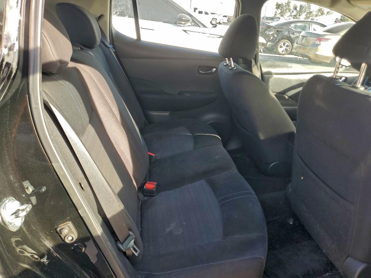 2019 NISSAN LEAF S photo 10