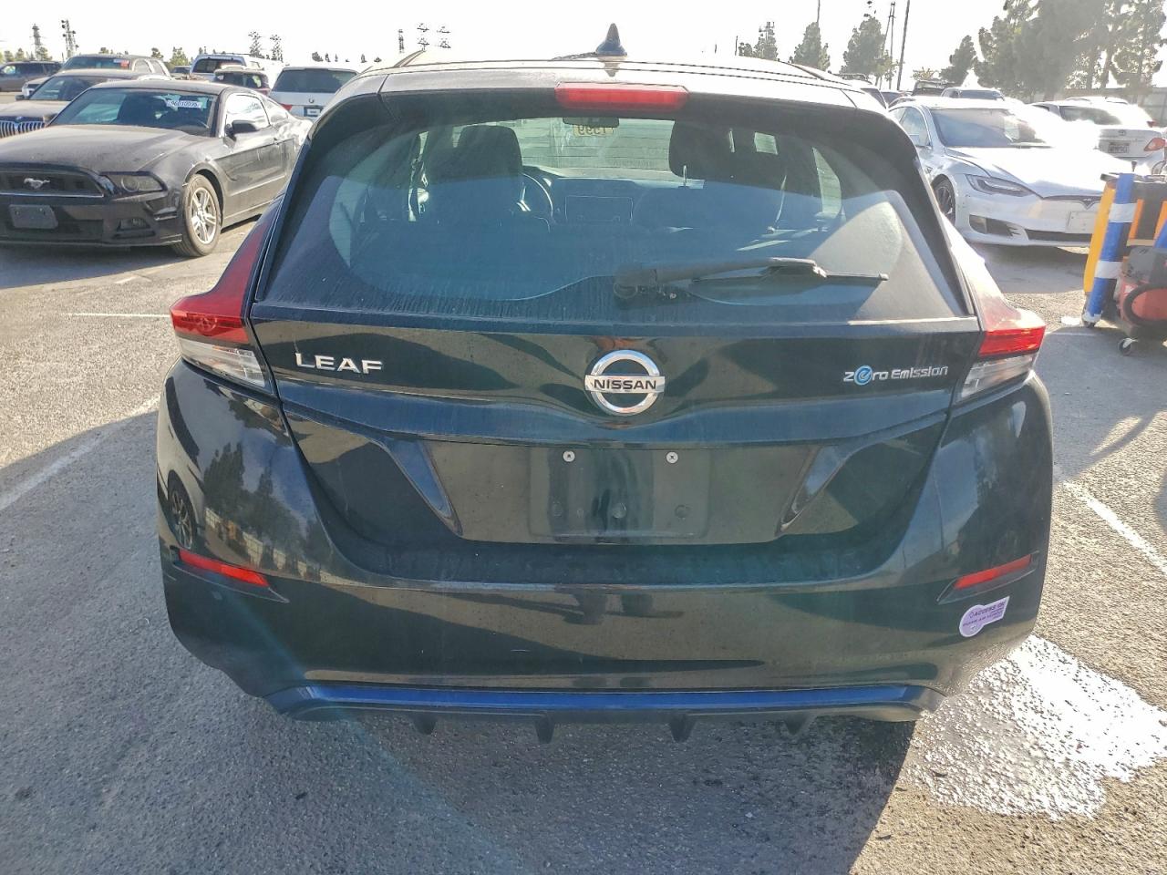 2019 NISSAN LEAF S photo 6