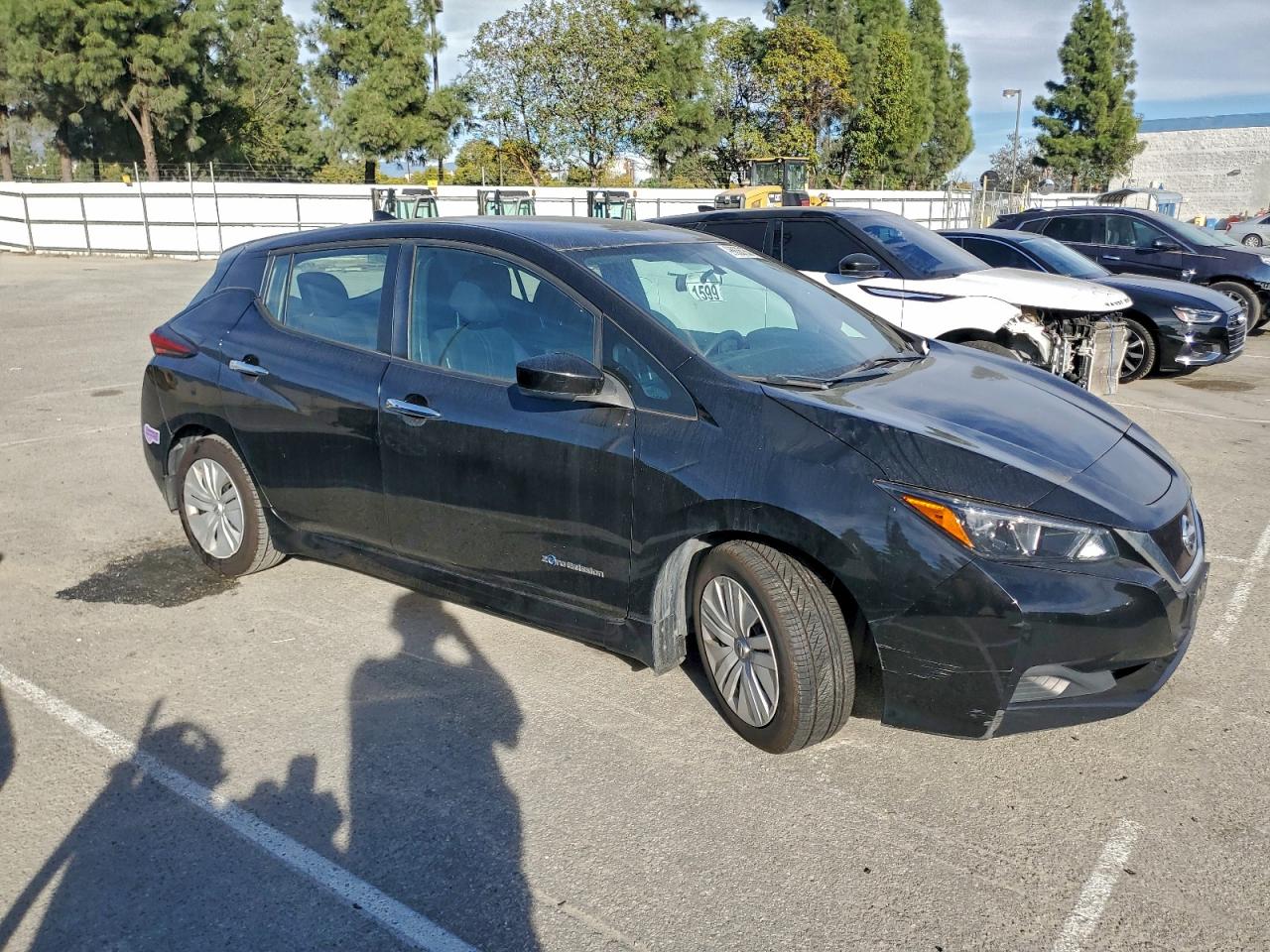 2019 NISSAN LEAF S photo 4