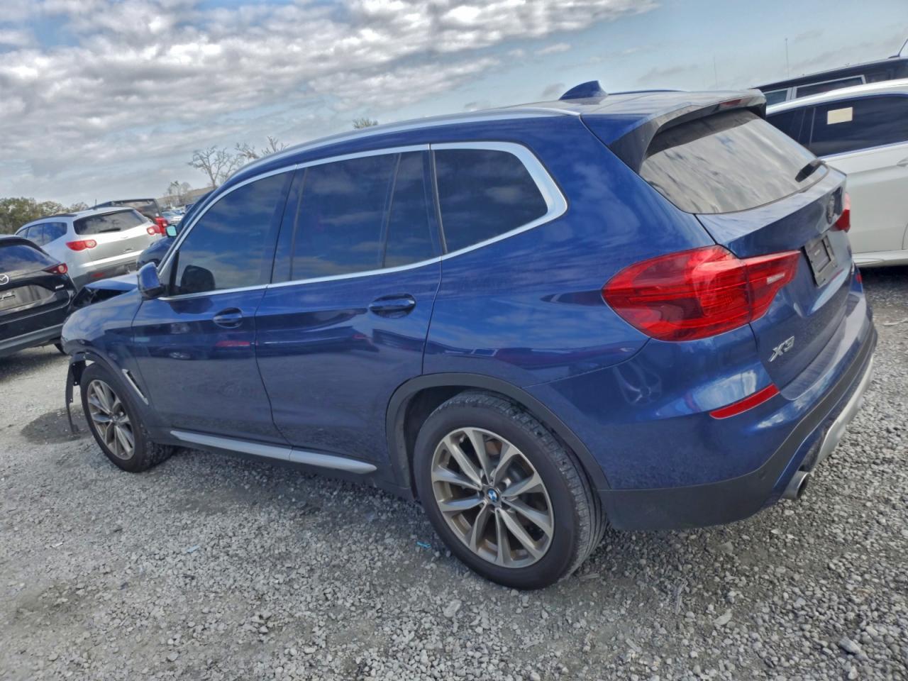 2019 BMW X3 SDRIVE30I photo 2