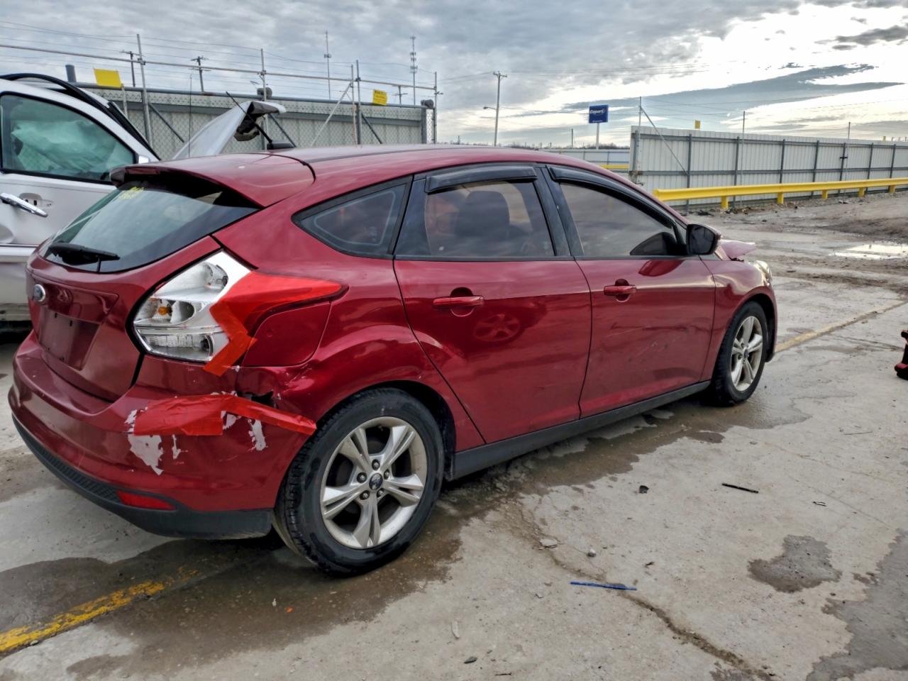 2014 FORD FOCUS SE photo 3