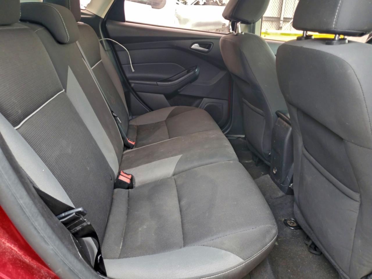 2014 FORD FOCUS SE photo 10