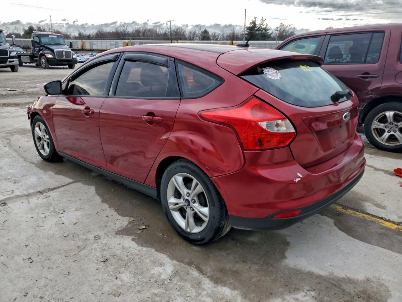 2014 FORD FOCUS SE photo 2