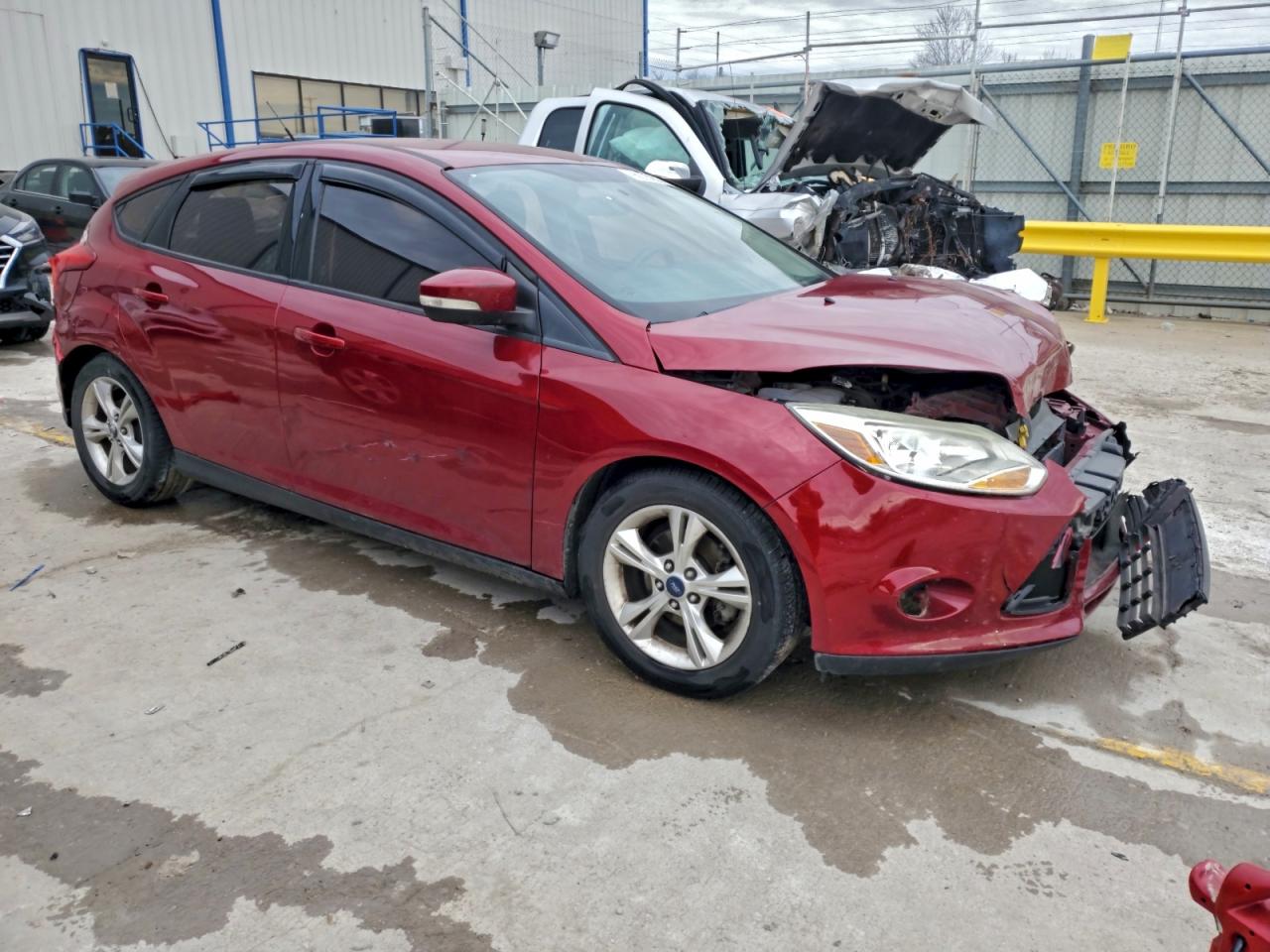 2014 FORD FOCUS SE photo 4