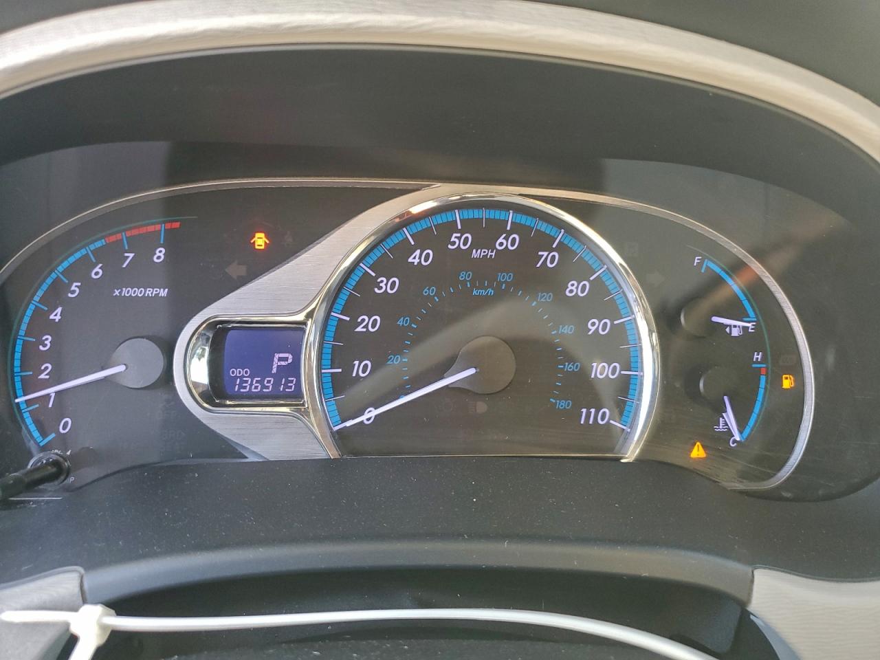 2014 TOYOTA SIENNA XLE photo 9
