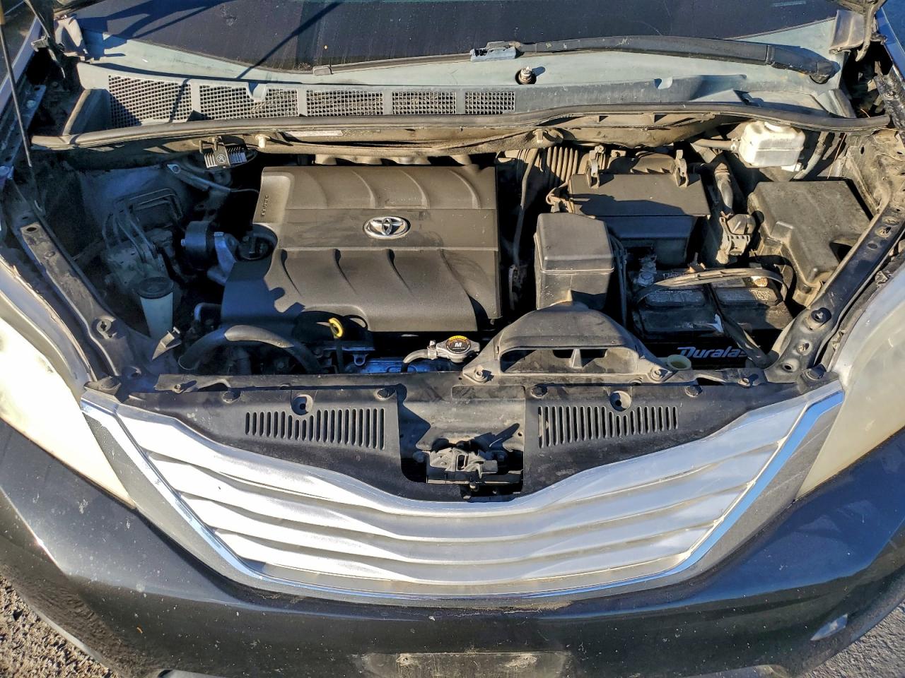2014 TOYOTA SIENNA XLE photo 11