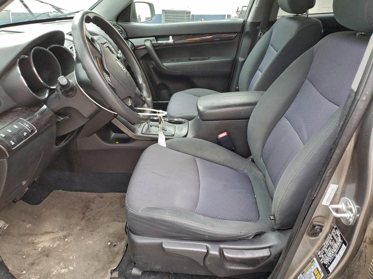 2013 KIA SORENTO LX photo 7