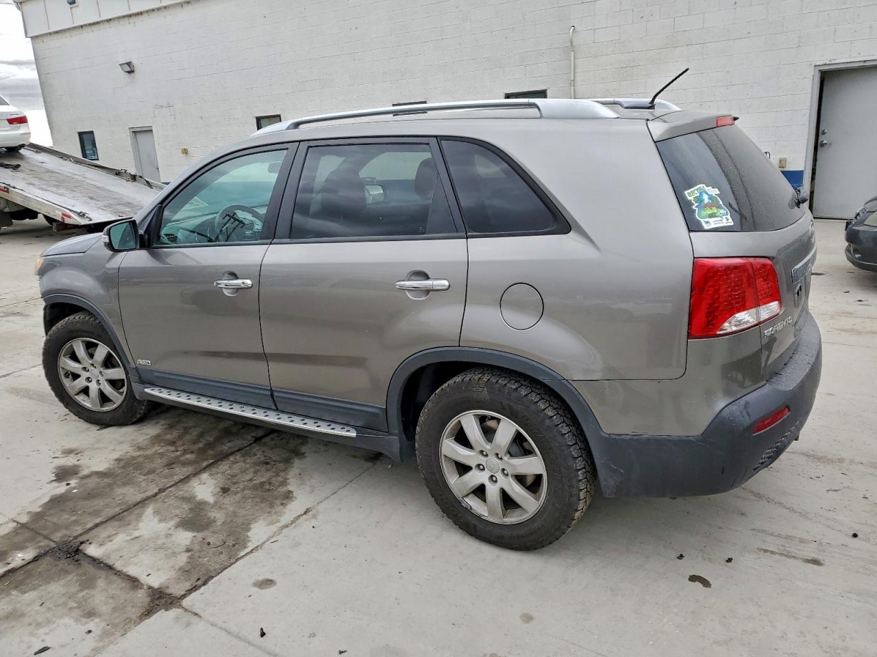 2013 KIA SORENTO LX photo 2