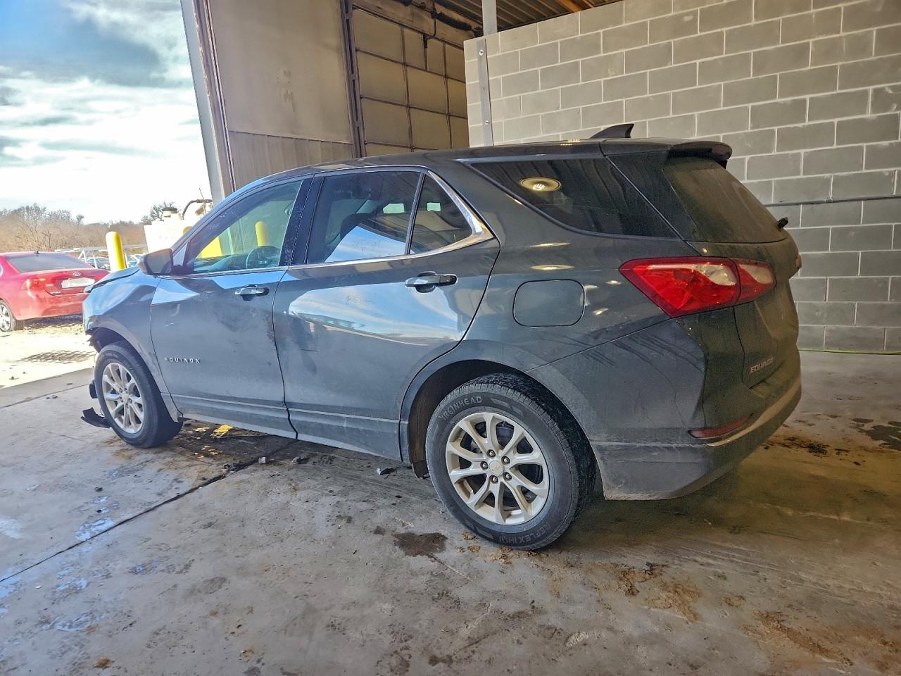 2020 CHEVROLET EQUINOX LT photo 2