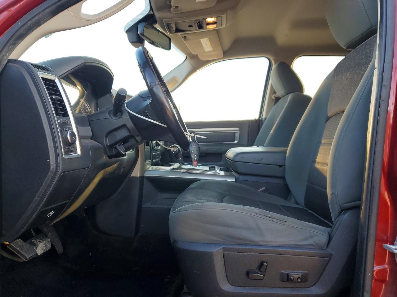 2013 RAM 1500 SLT photo 7