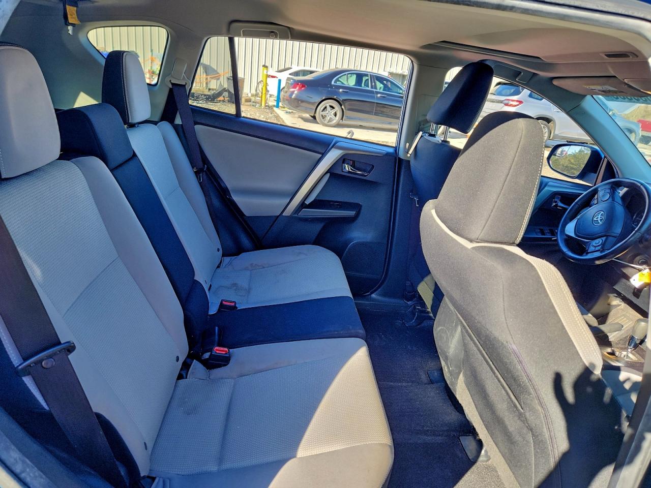 2017 TOYOTA RAV4 XLE photo 11
