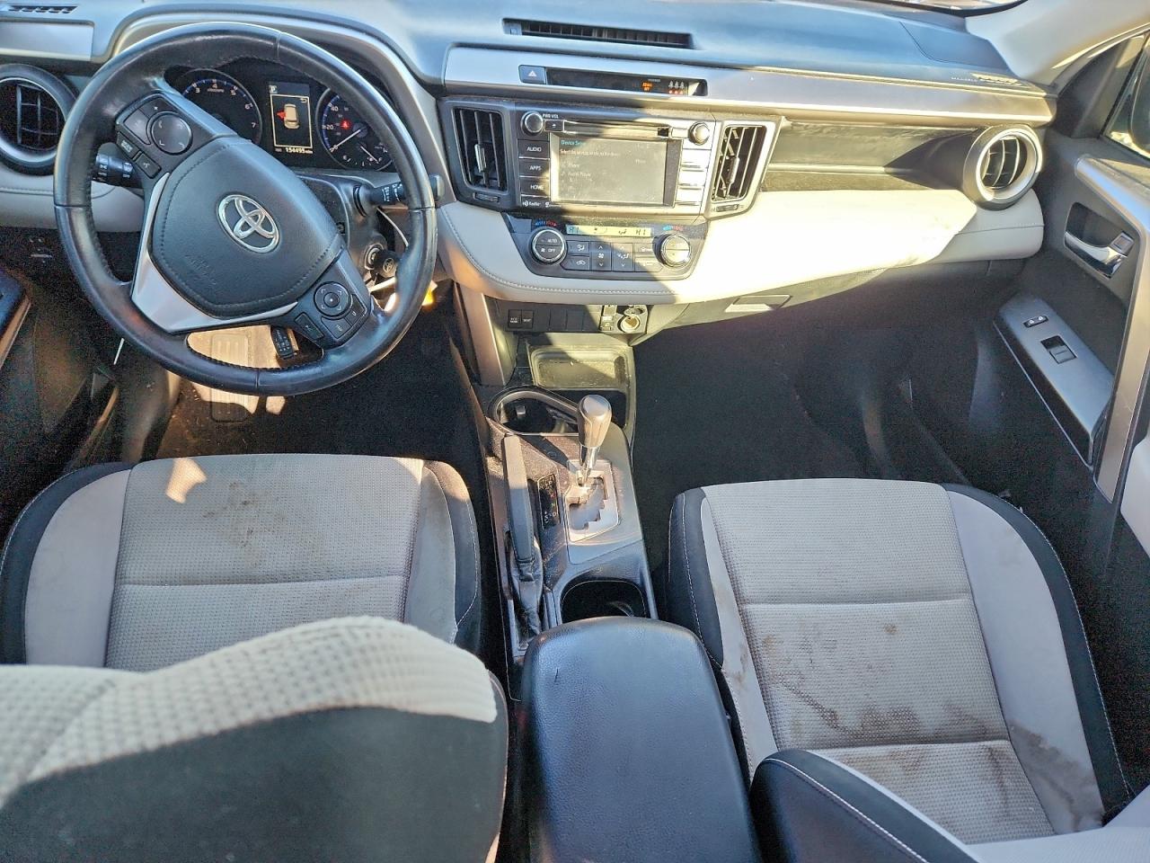 2017 TOYOTA RAV4 XLE photo 8
