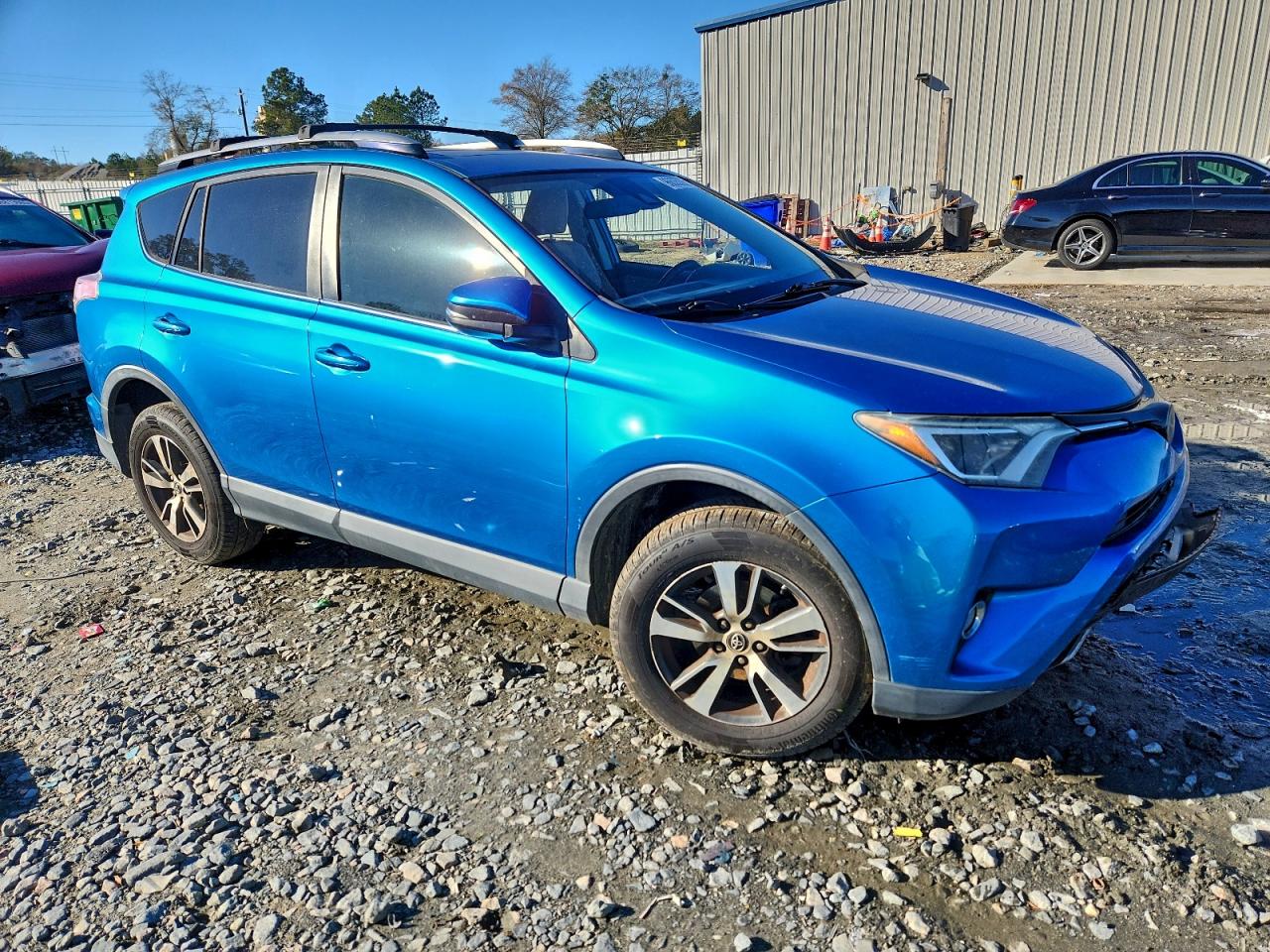 2017 TOYOTA RAV4 XLE photo 4