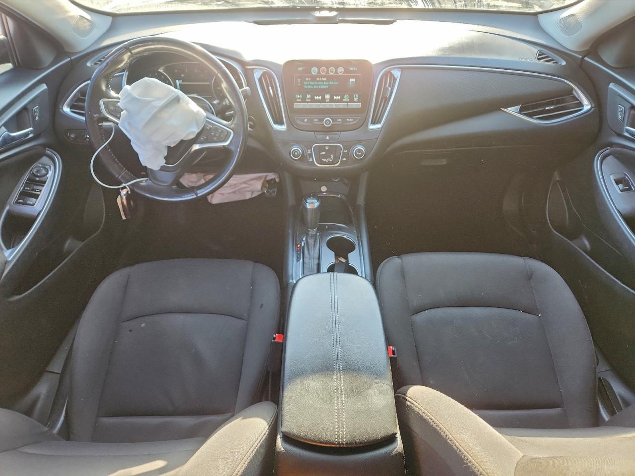 2018 CHEVROLET MALIBU LT photo 8