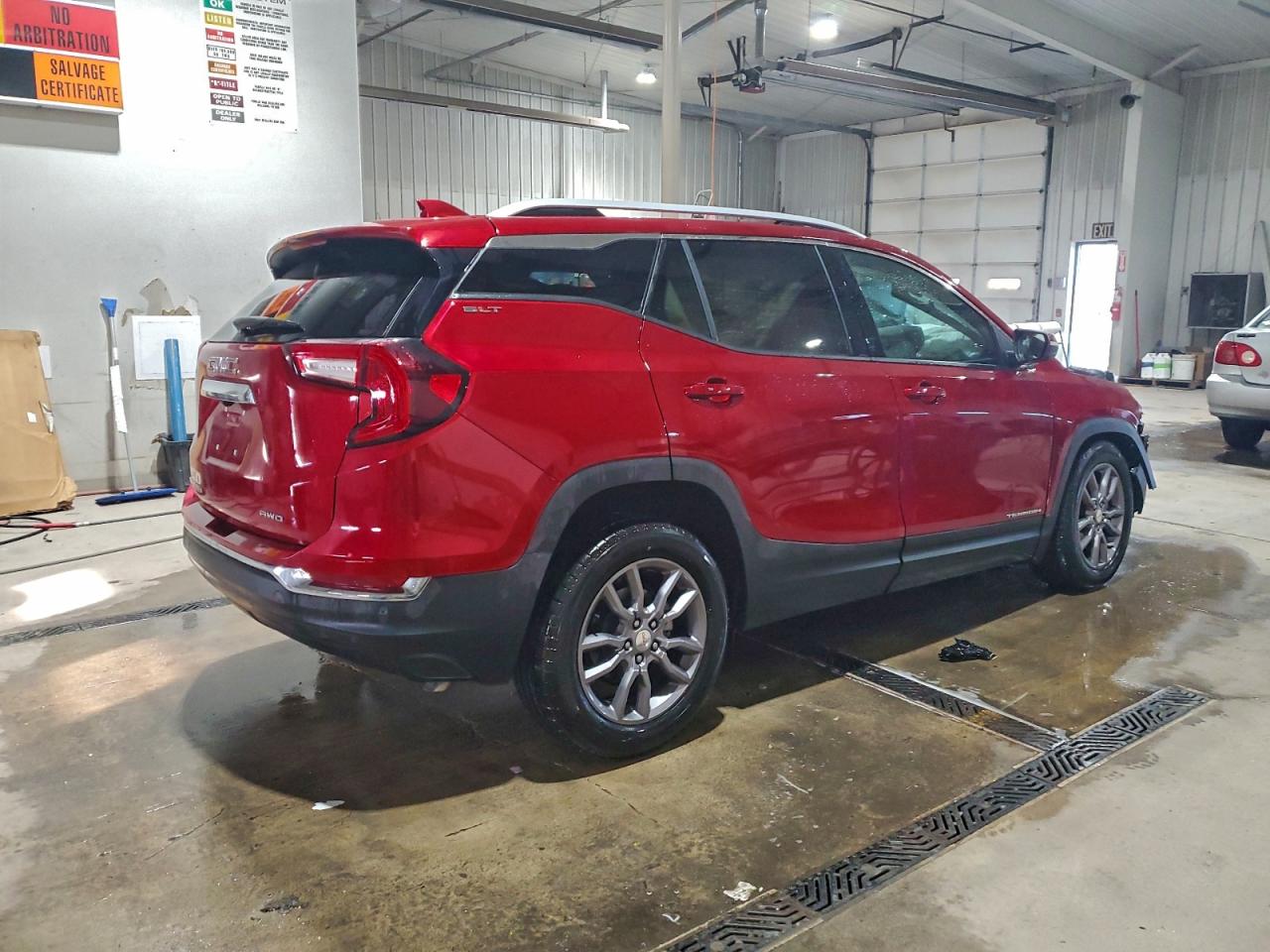 2024 GMC TERRAIN SLT photo 5