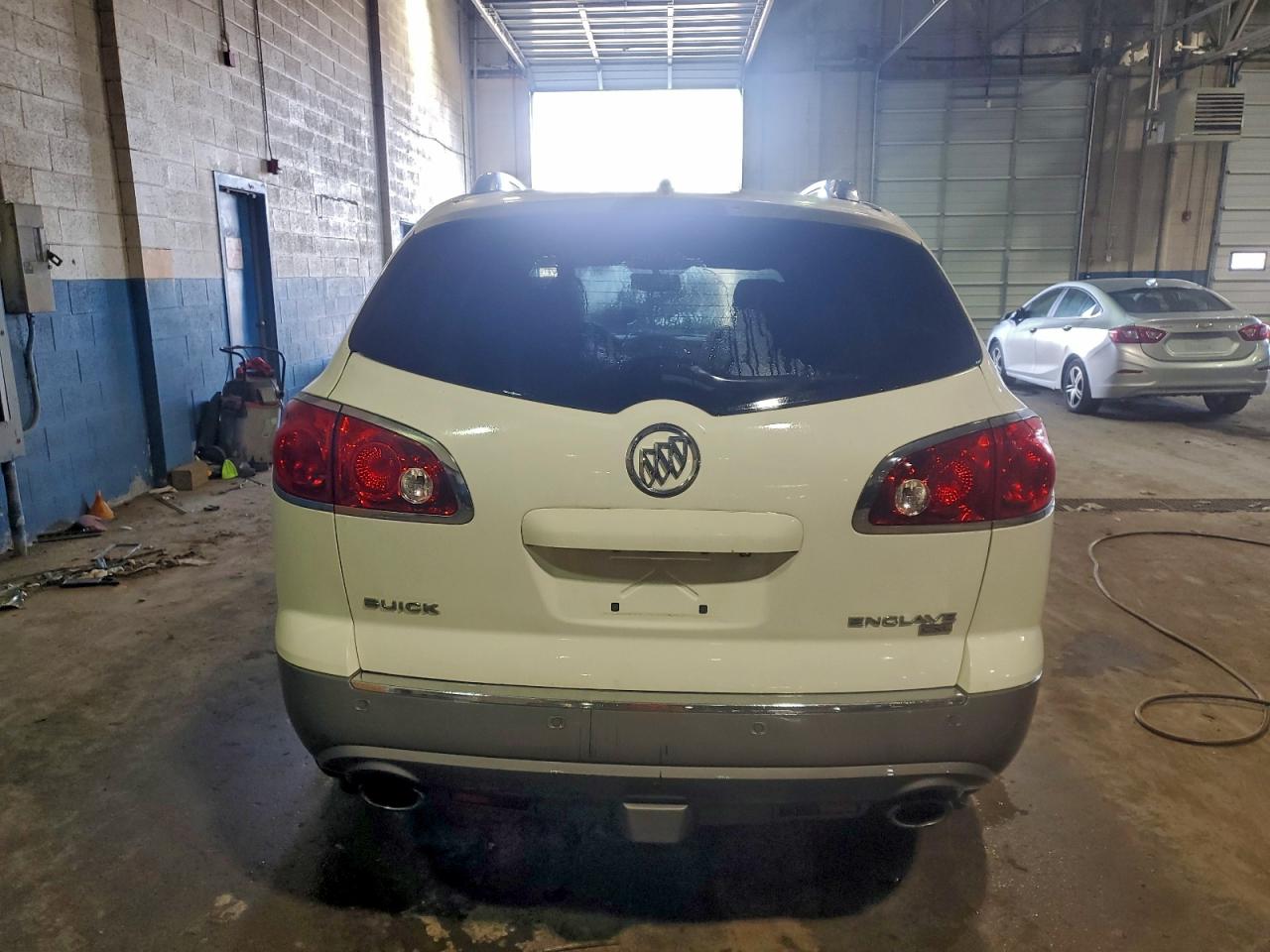 2011 BUICK ENCLAVE CXL photo 6
