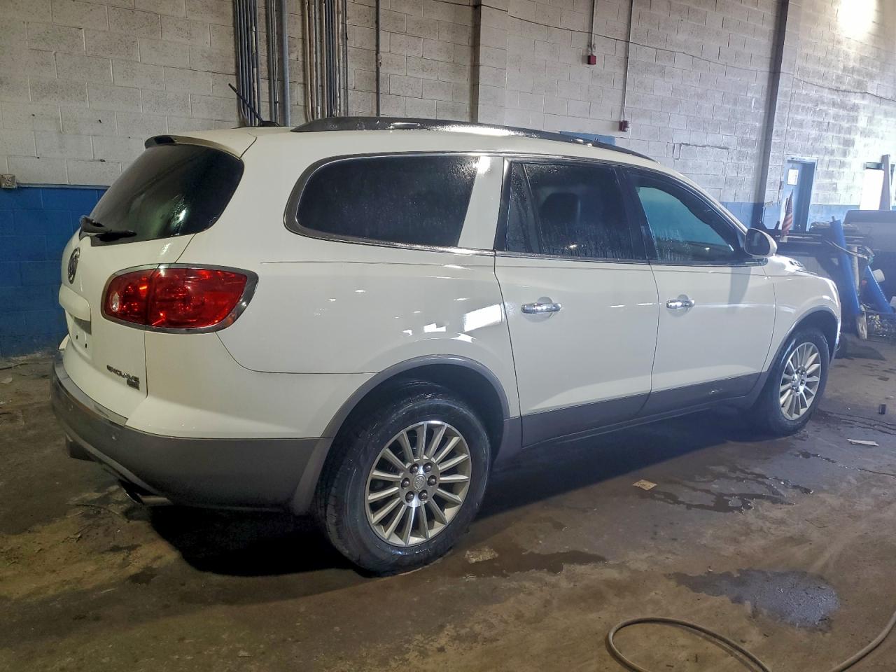 2011 BUICK ENCLAVE CXL photo 3