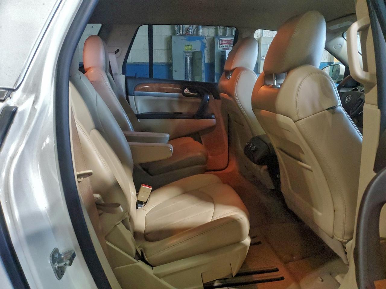 2011 BUICK ENCLAVE CXL photo 11