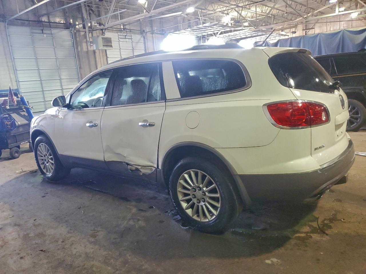 2011 BUICK ENCLAVE CXL photo 2