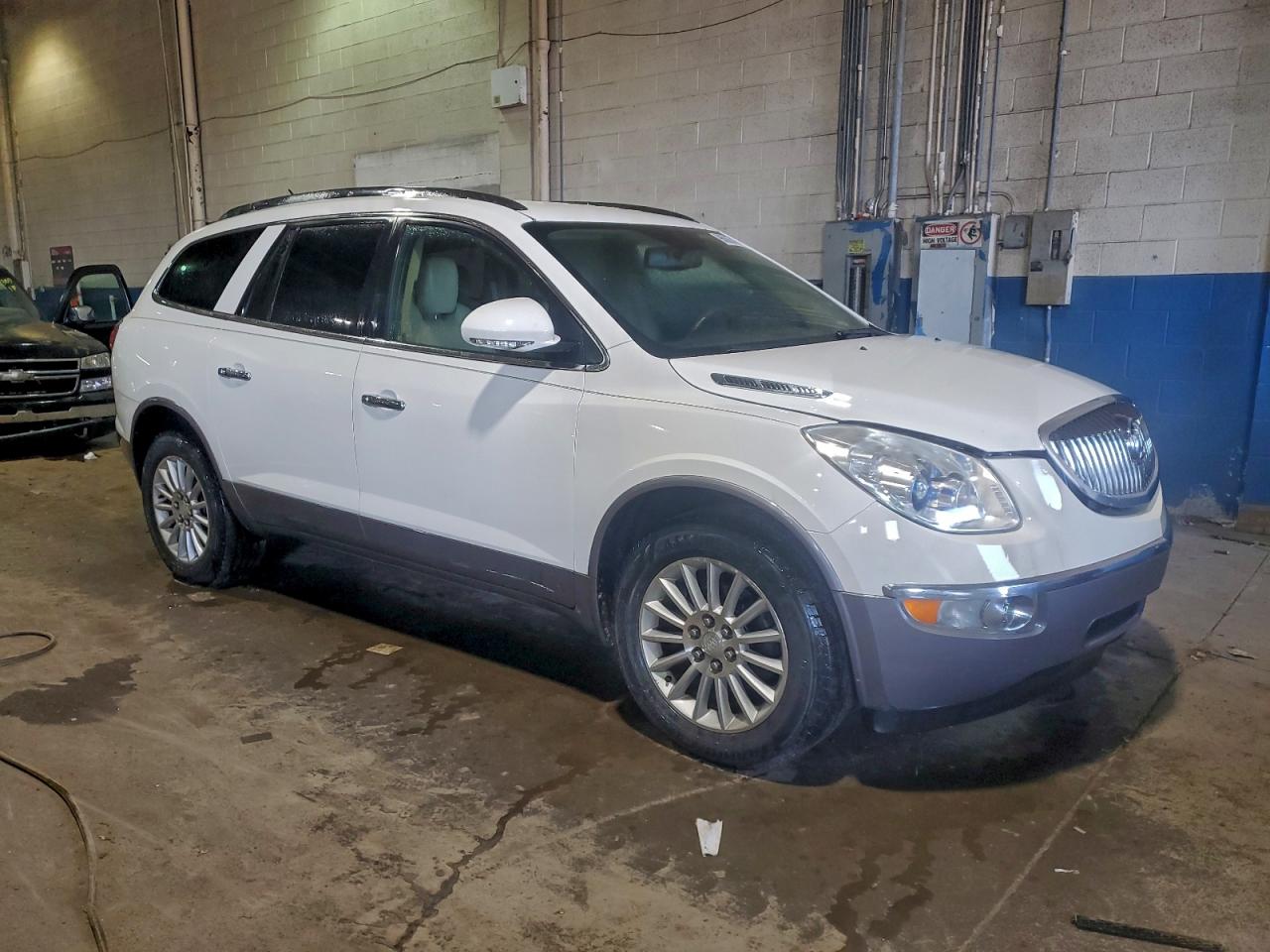 2011 BUICK ENCLAVE CXL photo 4