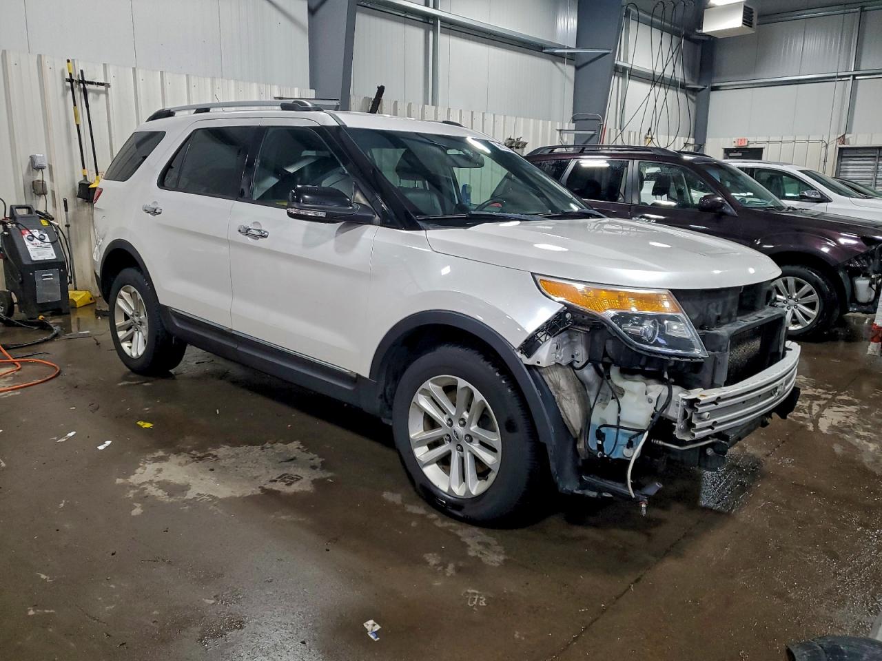 2014 FORD EXPLORER XLT photo 4