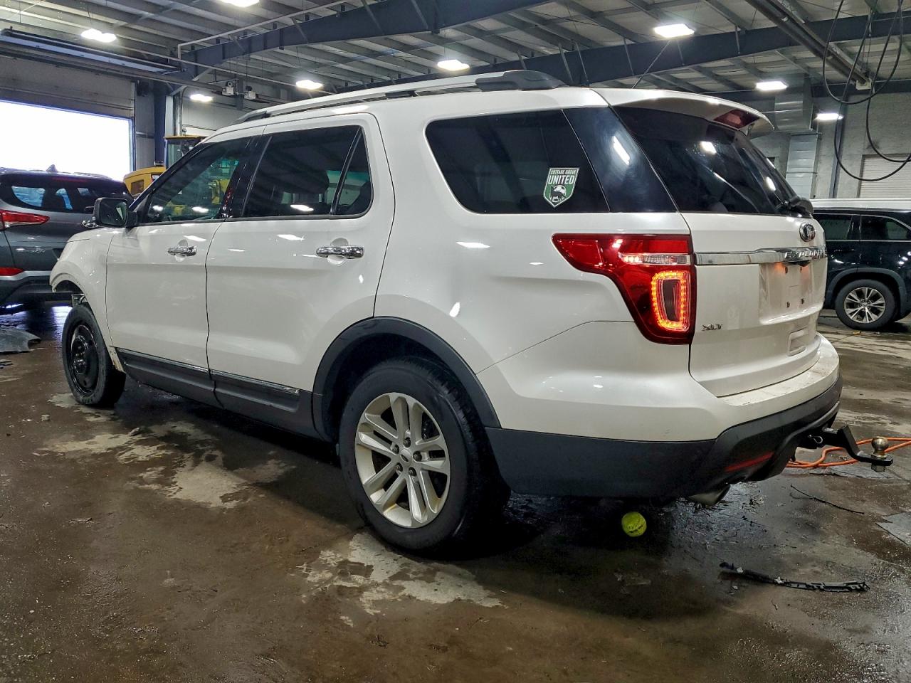 2014 FORD EXPLORER XLT photo 2
