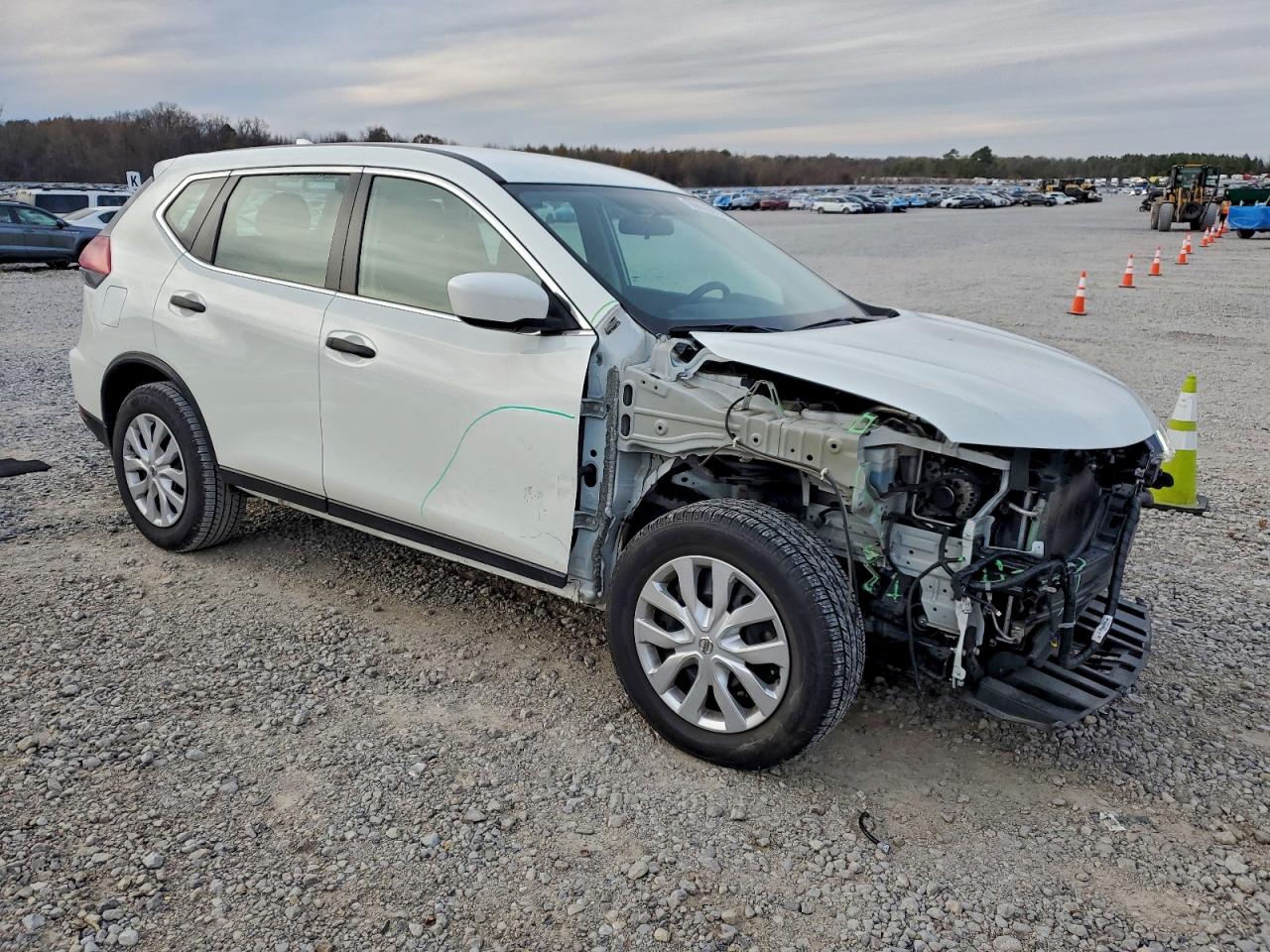 2018 NISSAN ROGUE S photo 4