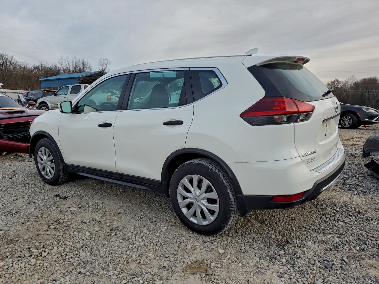 2018 NISSAN ROGUE S photo 2