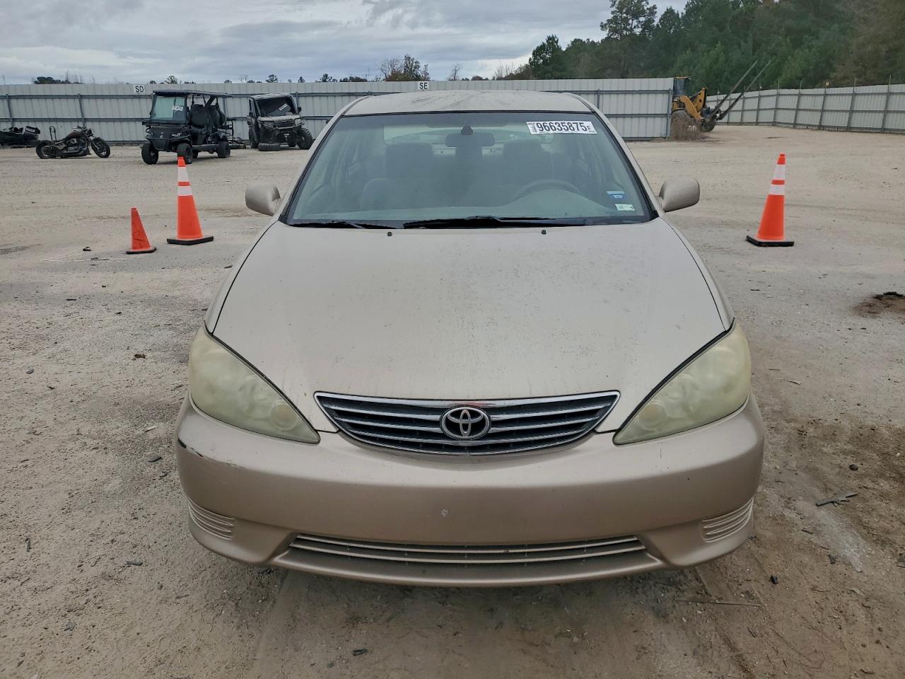 2005 TOYOTA CAMRY LE photo 5