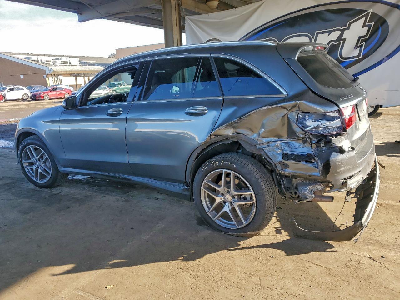 2017 MERCEDES-BENZ GLC 300 4MATIC photo 2