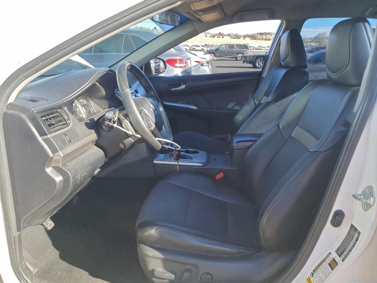 2014 TOYOTA CAMRY L photo 7
