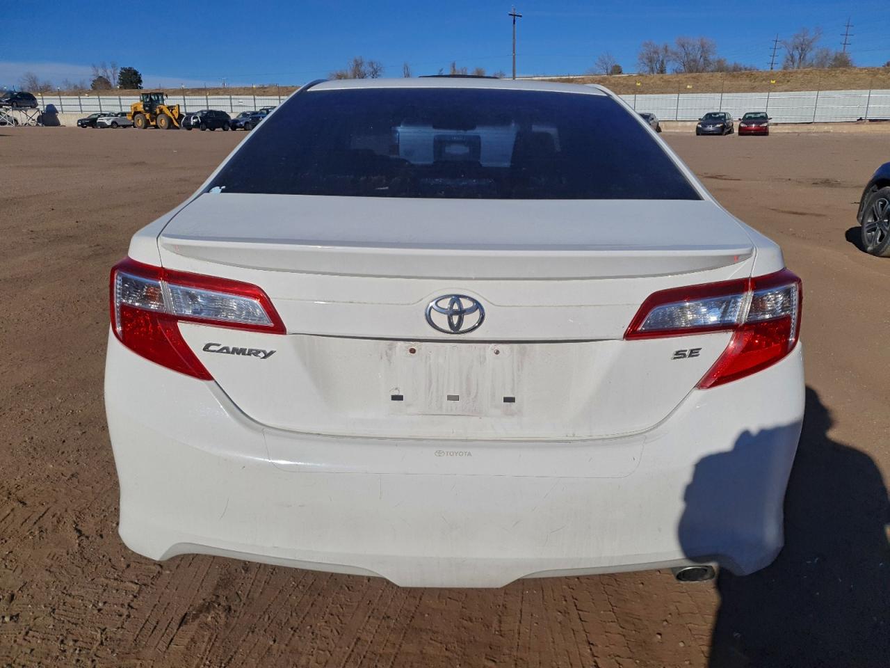 2014 TOYOTA CAMRY L photo 6