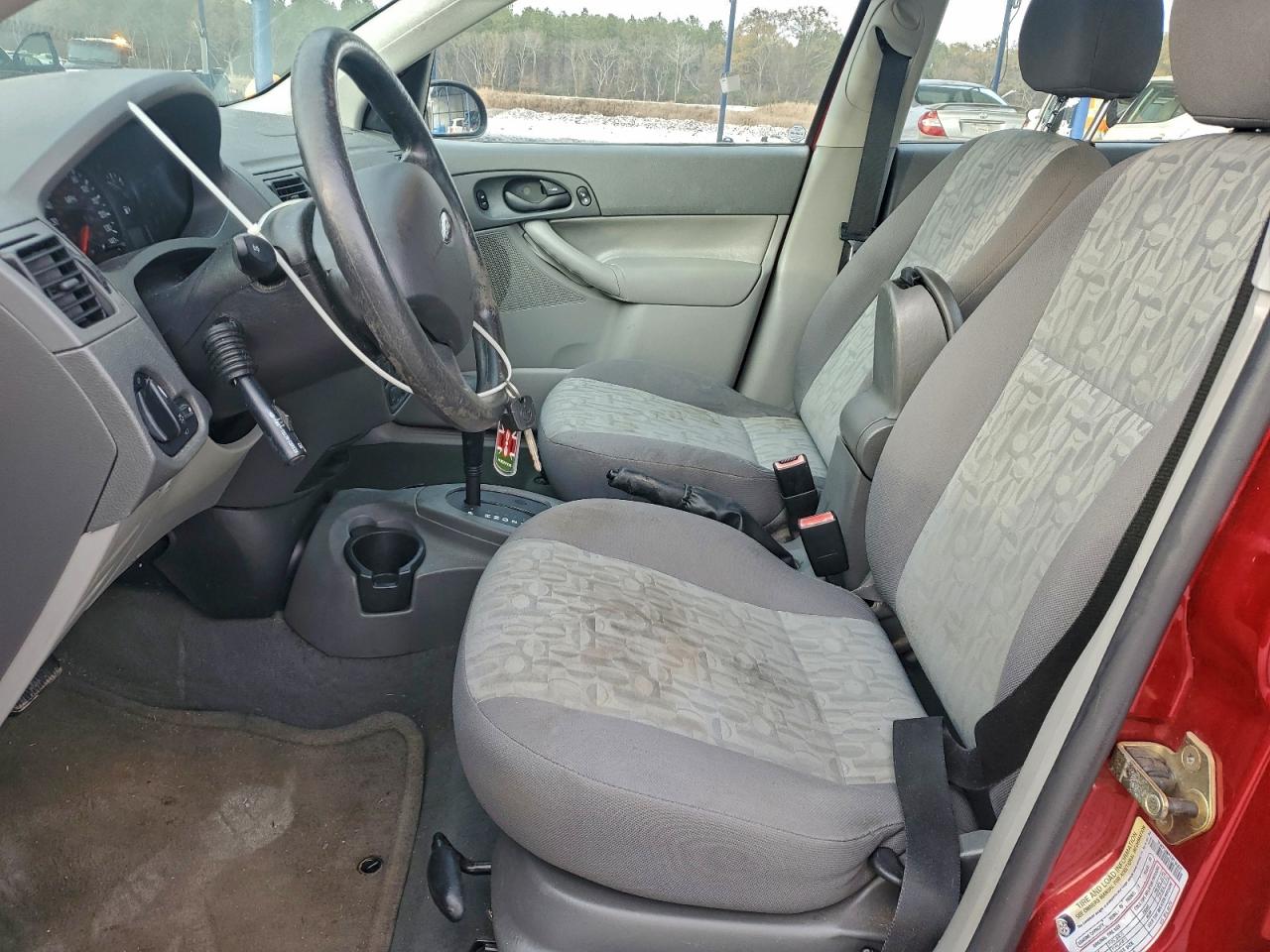2005 FORD FOCUS ZX4 photo 13