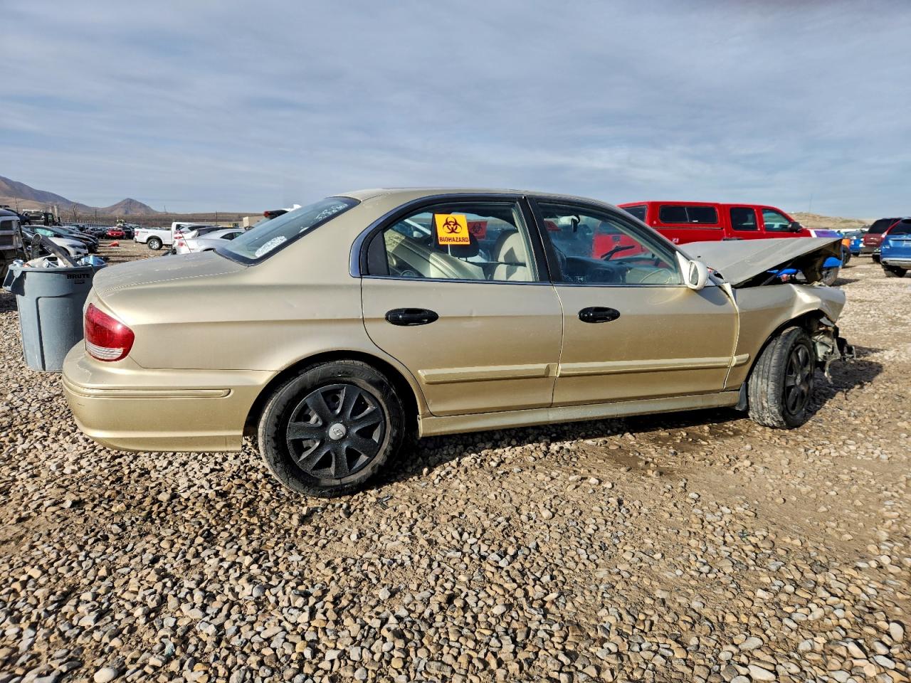 2002 HYUNDAI SONATA BASE photo 3