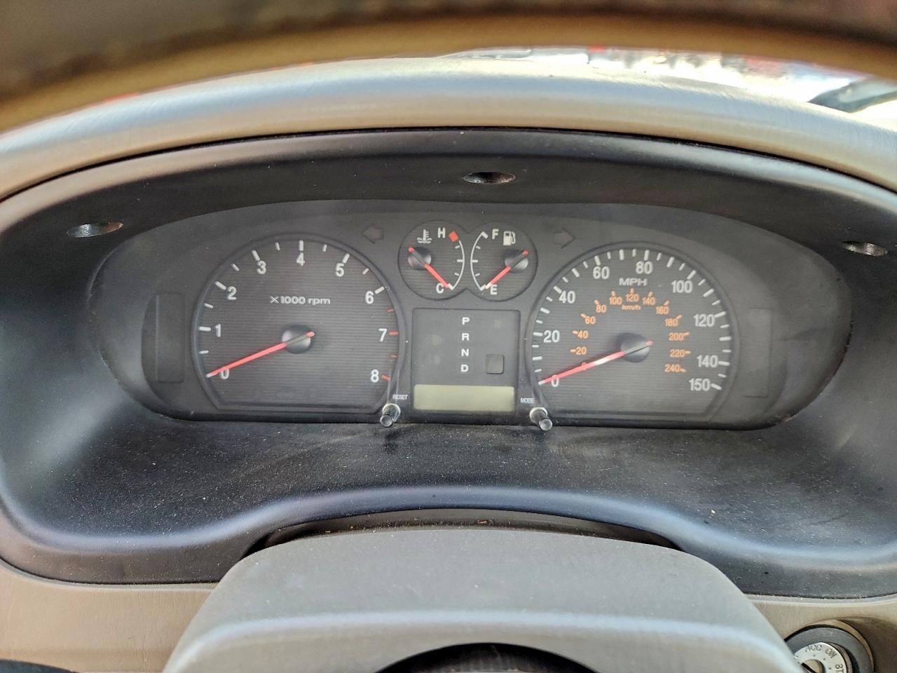 2002 HYUNDAI SONATA BASE photo 9