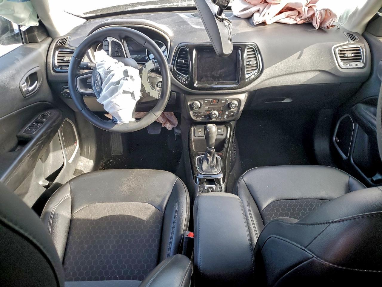 2019 JEEP COMPASS LATITUDE photo 8