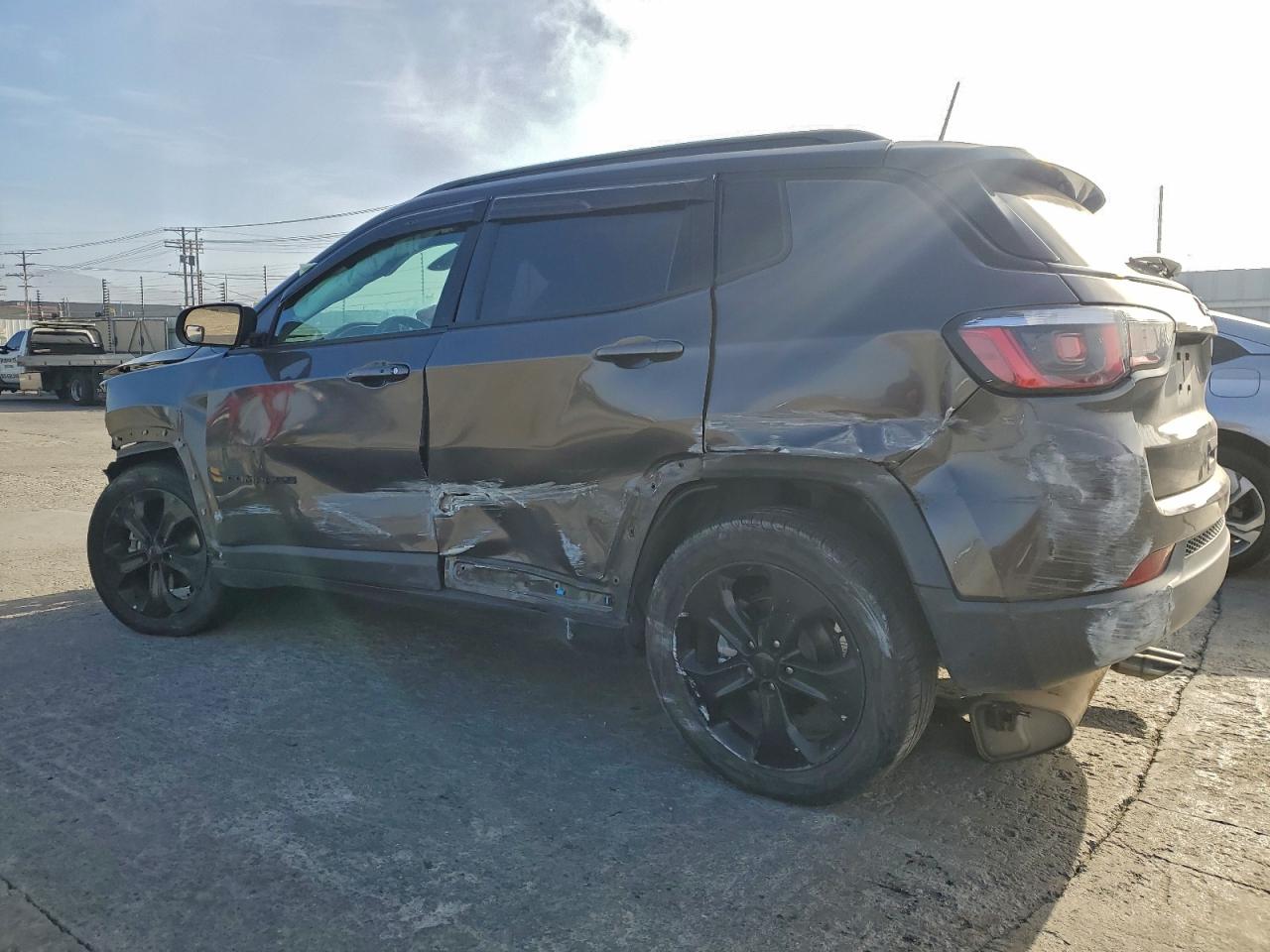 2019 JEEP COMPASS LATITUDE photo 2