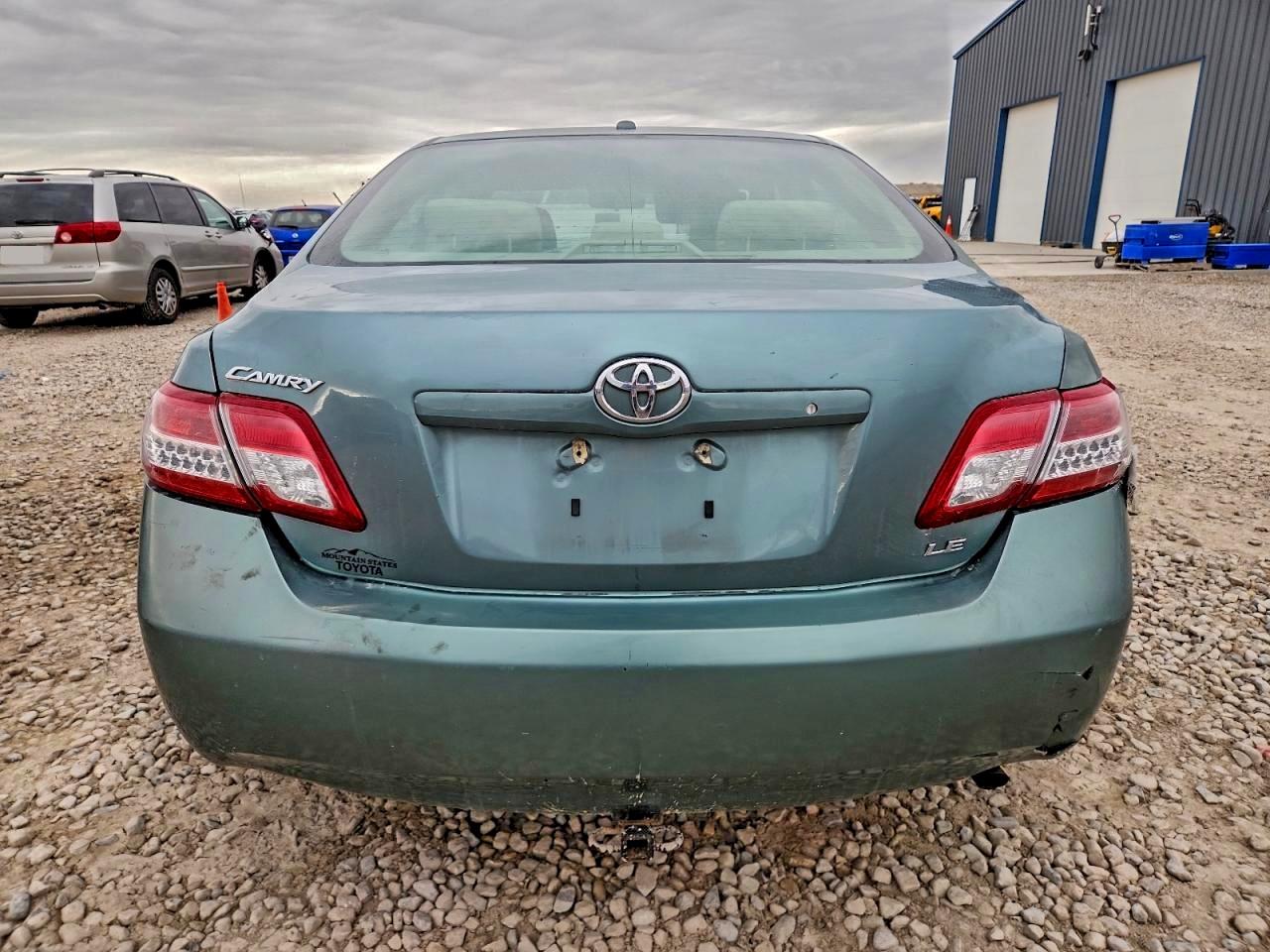 2011 TOYOTA CAMRY BASE photo 11