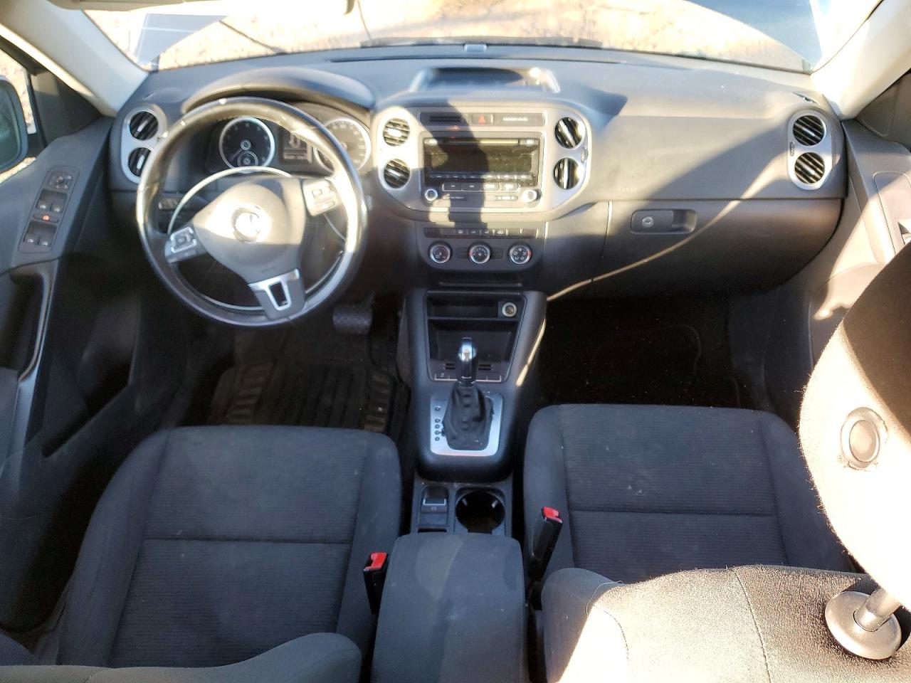 2013 VOLKSWAGEN TIGUAN S photo 15