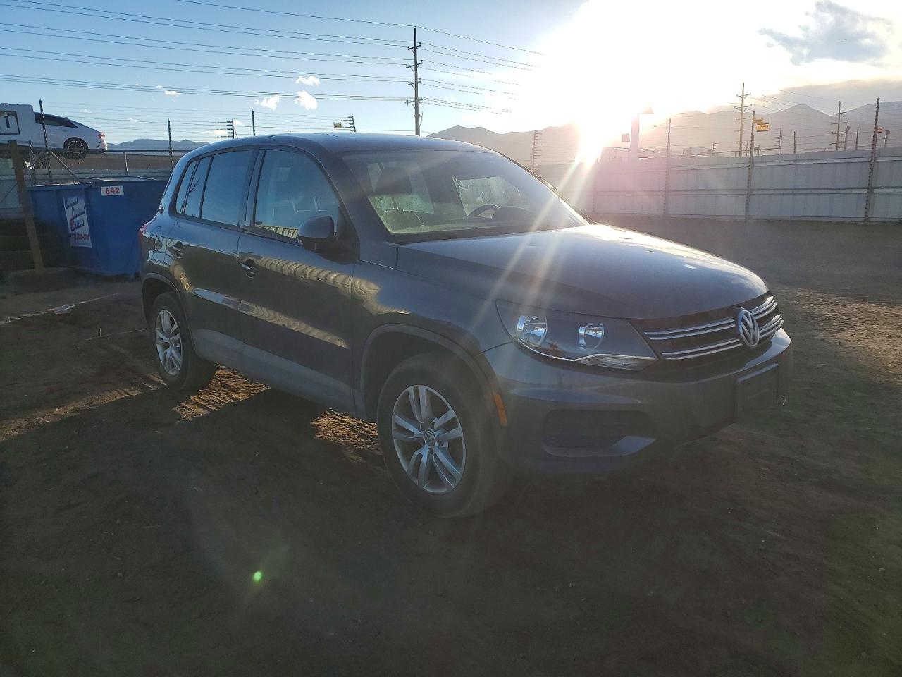2013 VOLKSWAGEN TIGUAN S photo 7